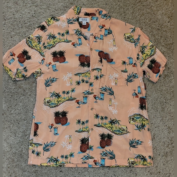 Croft & Barrow tropical button up shirt size medium - Picture 1 of 3